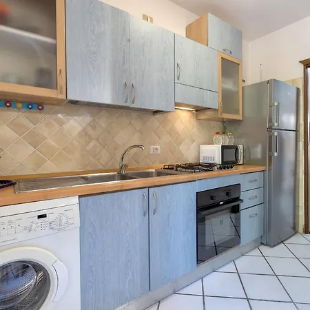 Rais 13 By Interhome Apartmán *