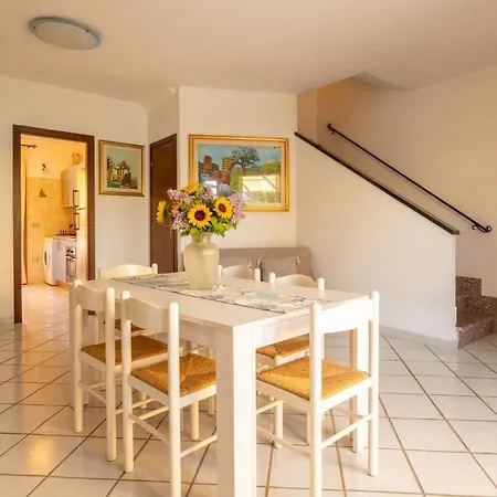 Rais 13 By Interhome Lägenhet Stintino
