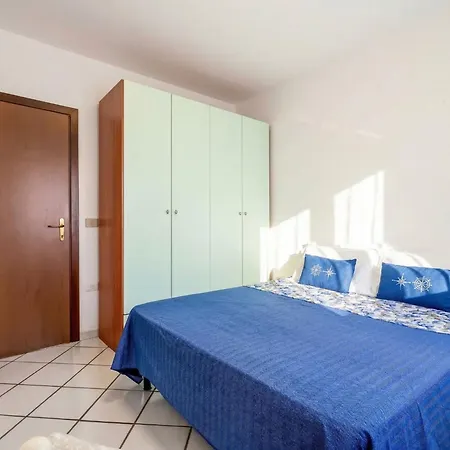 Rais 13 By Interhome Lägenhet Stintino